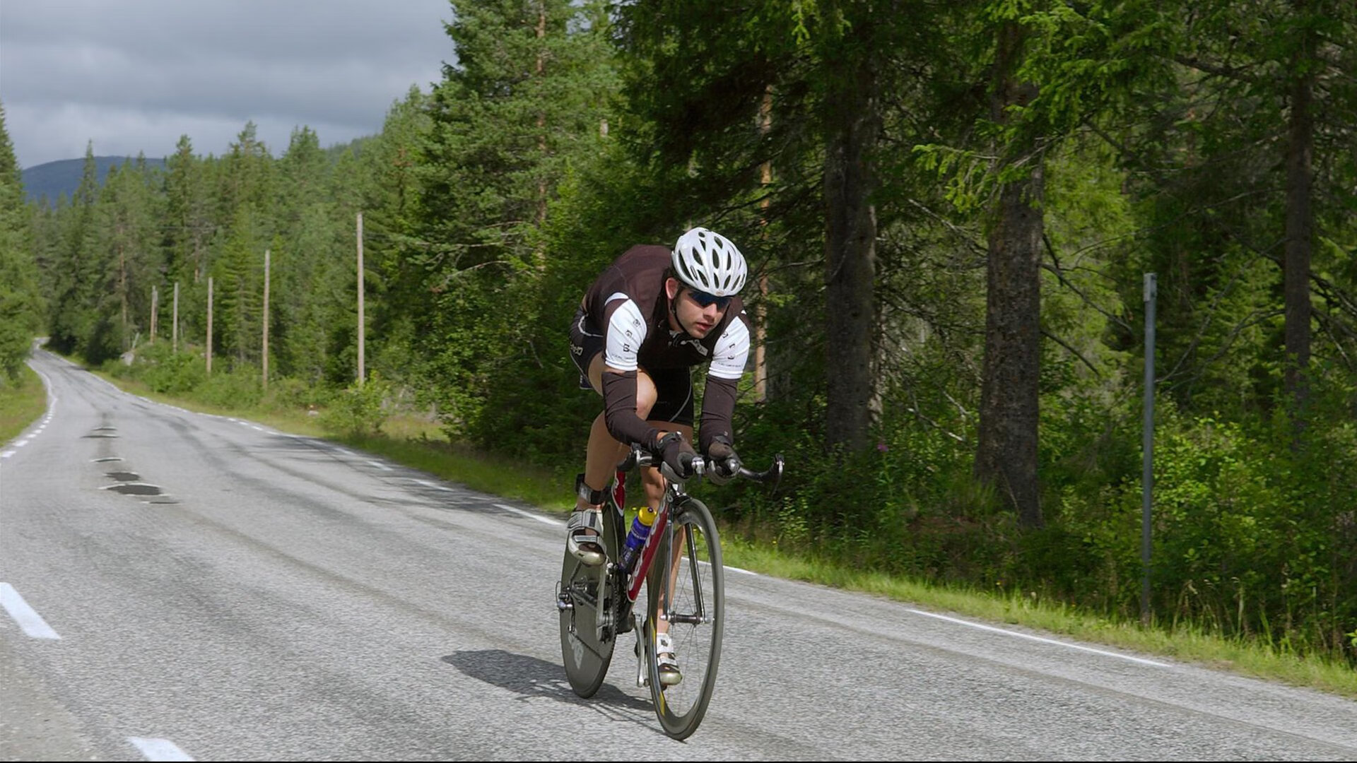 福登参与的进攻回合中带球推进具有高效率特征,福登进球集锦