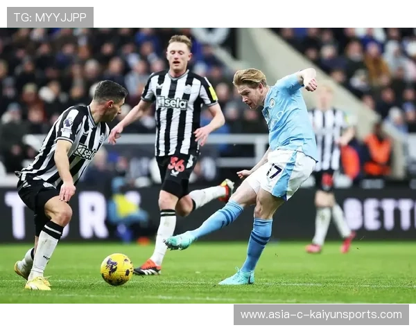 曼城边路快攻致胜，德布劳内复出助攻，曼城前瞻_德布劳内因伤缺阵 蓝月冲击英超神纪录