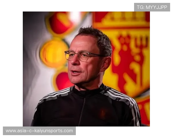 曼联全力备战，锋线新星继续大放异彩